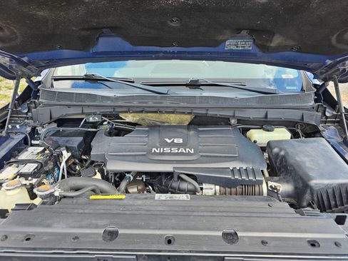 Used 2017 Nissan Titan SV AWD/4WD image 3
