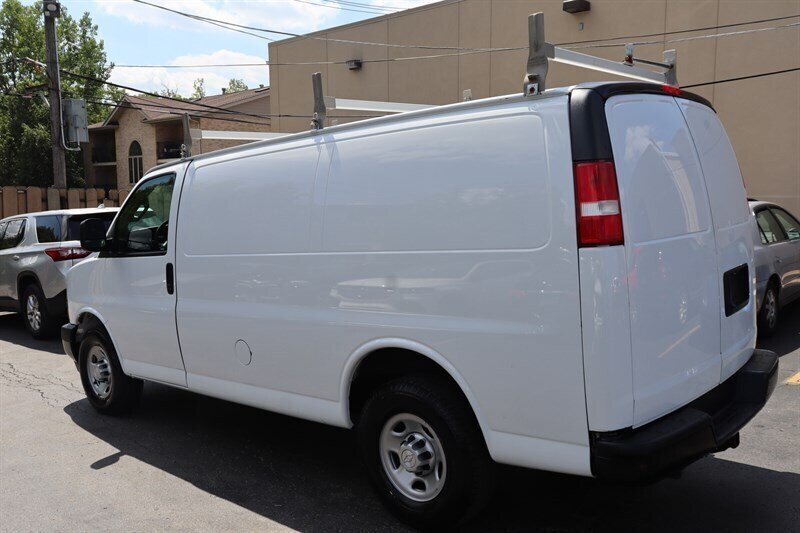 Used 2018 Chevrolet Express 2500 w/ Communications Package RWD image 5
