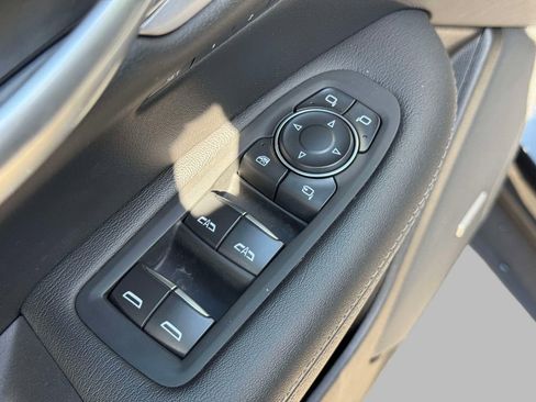 Used 2025 Cadillac XT5 Premium Luxury AWD/4WD image 21