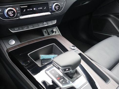 Used 2024 Audi Q5 e Premium Plus AWD/4WD image 20