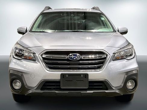 Used 2018 Subaru Outback 2.5i Premium image 2