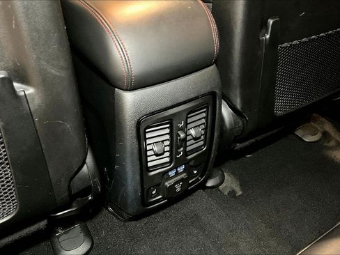 Used 2024 Dodge Durango GT AWD/4WD image 11