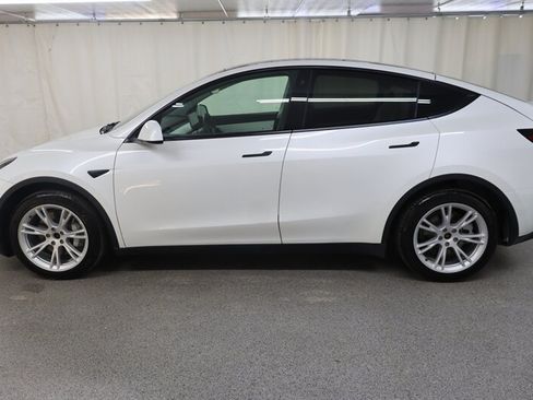 Used 2021 Tesla Model Y Long Range AWD/4WD image 4