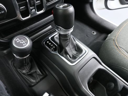 Used 2024 Jeep Wrangler Unlimited Sport AWD/4WD image 19