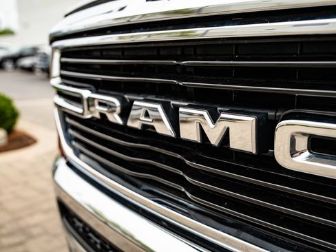 Used 2019 RAM 1500 Big Horn AWD/4WD image 3