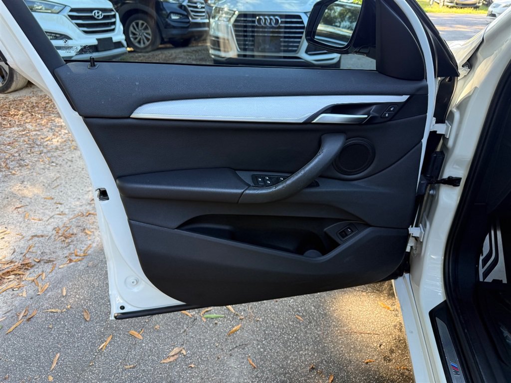 Used 2018 BMW X1 sDrive28i w/ M Sport Package FWD image 12