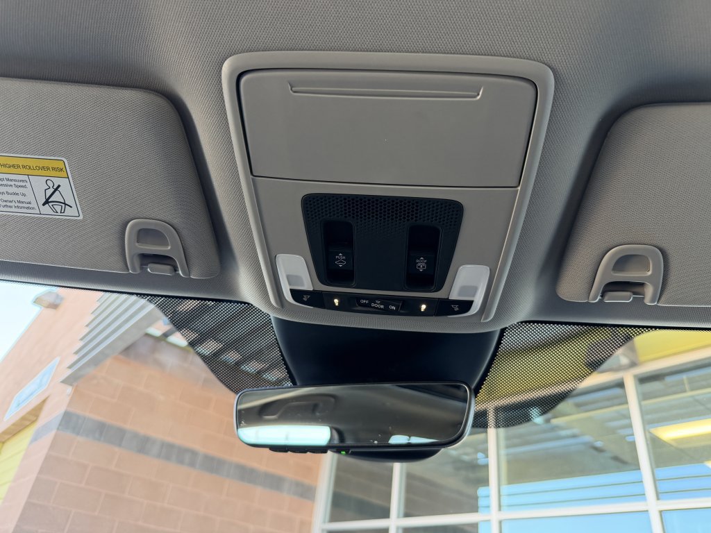 Used 2025 Honda Pilot Touring image 24