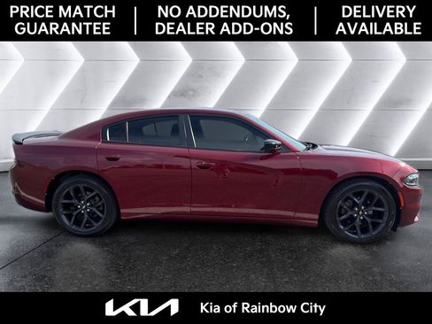 Used 2019 Dodge Charger SXT w/ Blacktop Package RWD image 4