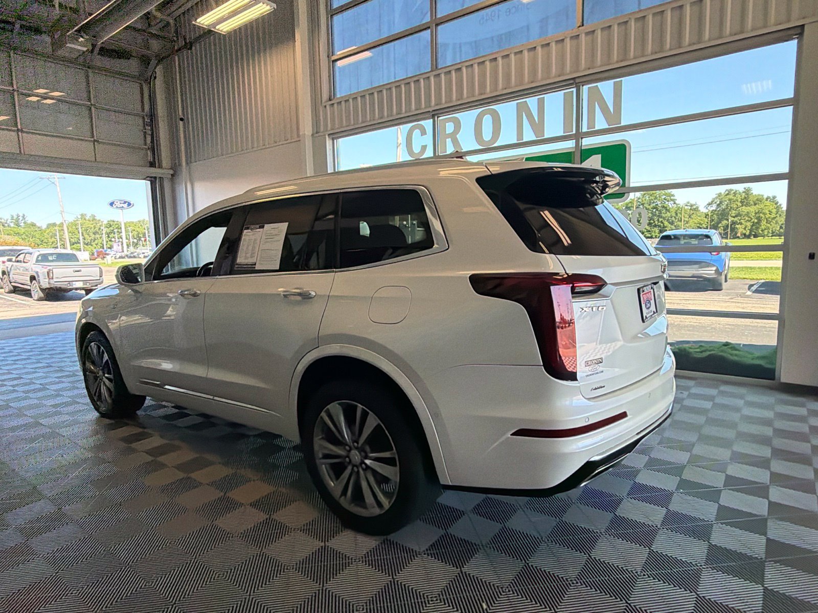 Used 2020 Cadillac XT6 Premium Luxury AWD/4WD image 4
