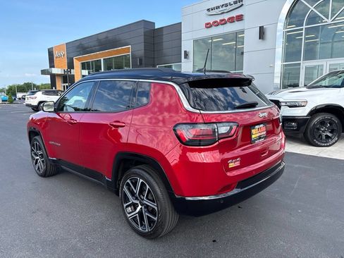 Used 2025 Jeep Compass Limited w/ Elite Group AWD/4WD image 3