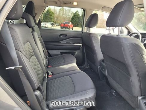 Certified 2025 Nissan Pathfinder SV FWD image 15