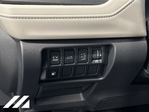 Used 2025 Subaru Forester Limited AWD/4WD image 9