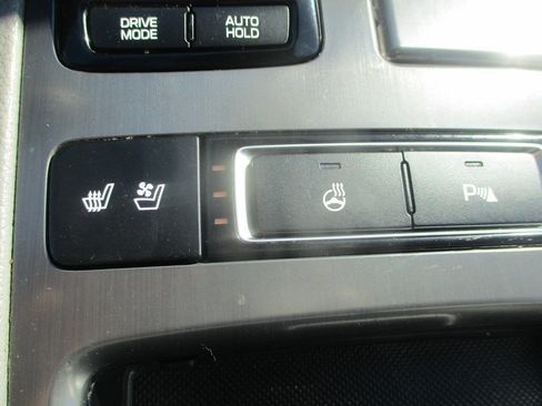 Used 2017 Genesis G80 3.8 w/ Option Group 02 image 15