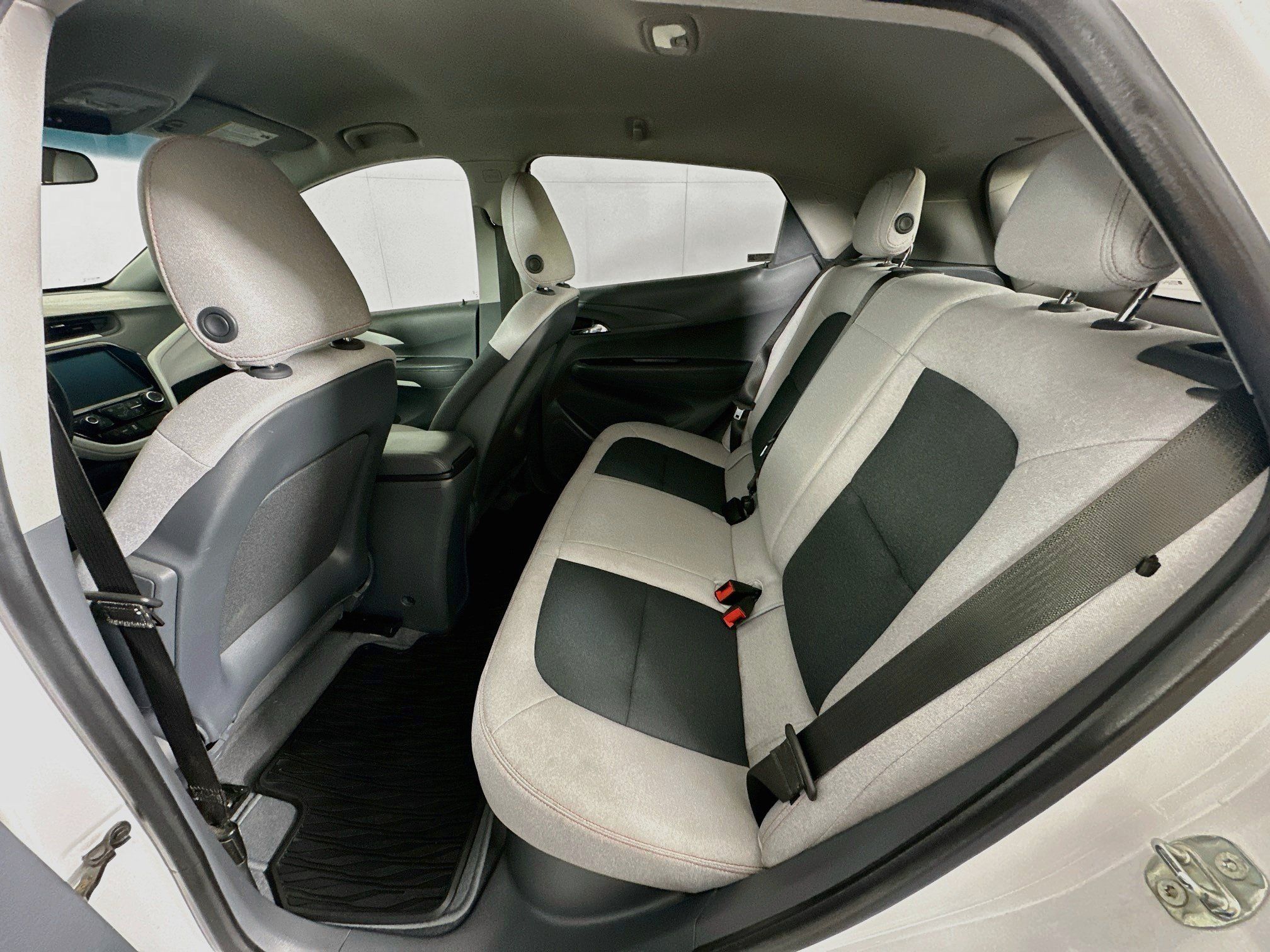 Used 2020 Chevrolet Bolt LT FWD image 25