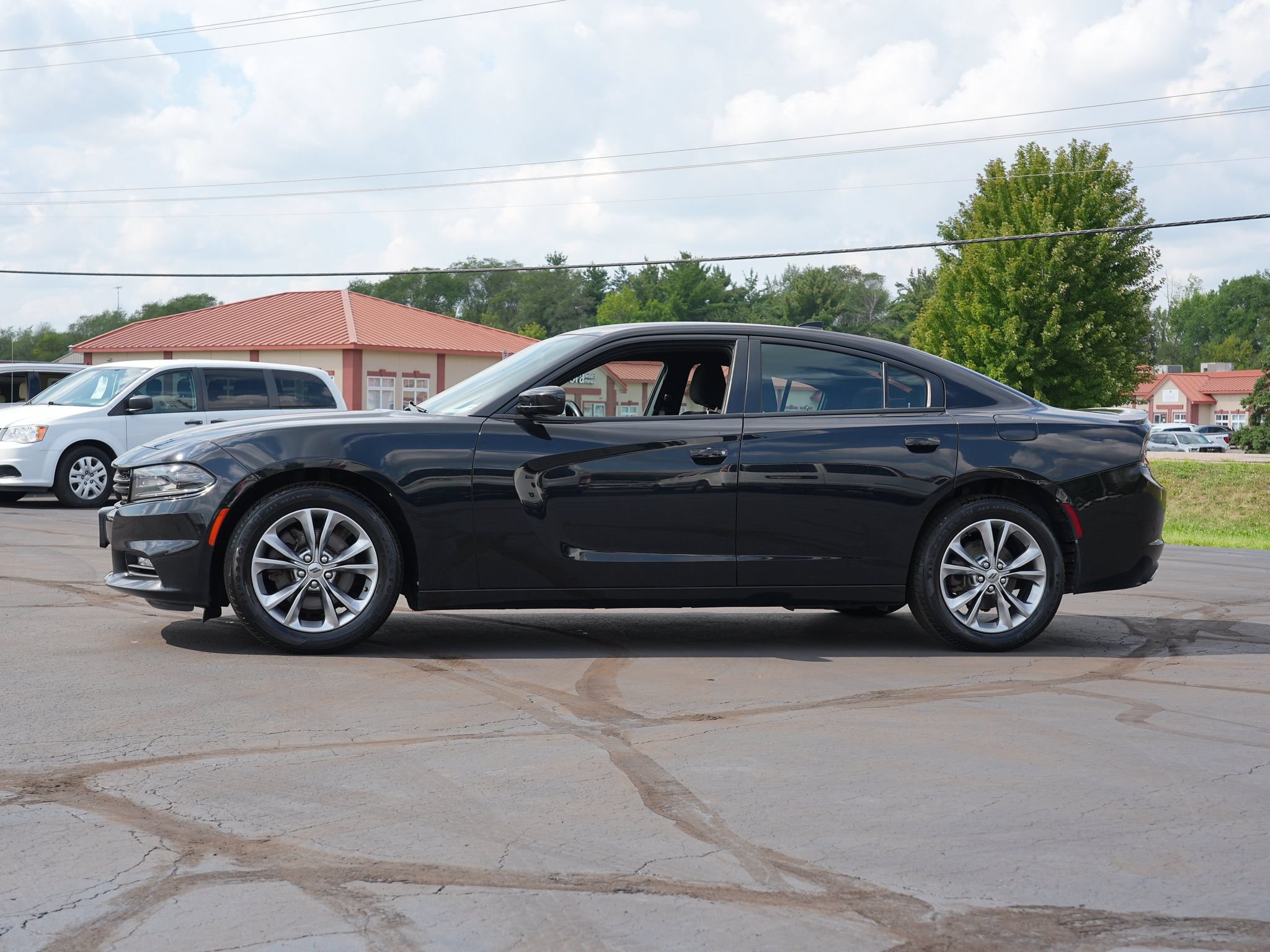 Used 2020 Dodge Charger SXT AWD/4WD image 7