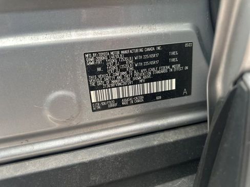 Used 2022 Toyota RAV4 LE image 12