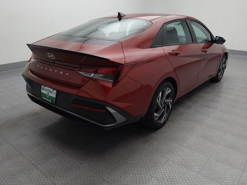 Used 2025 Hyundai Elantra Sport FWD image 9