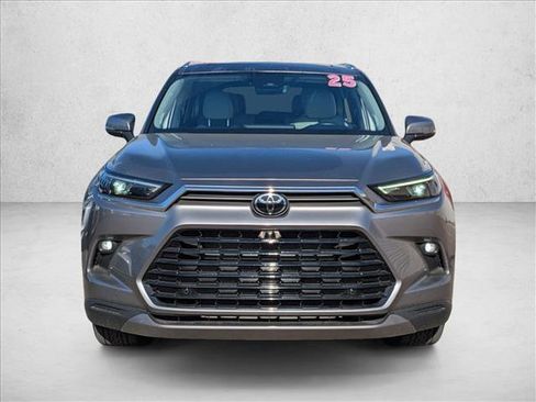 Used 2025 Toyota Grand Highlander AWD image 2