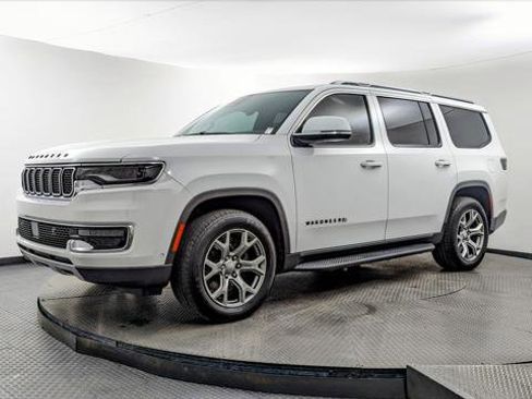 Used 2022 Jeep Wagoneer Series II image 2