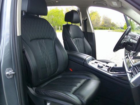 Used 2023 BMW X7 xDrive40i AWD/4WD image 89