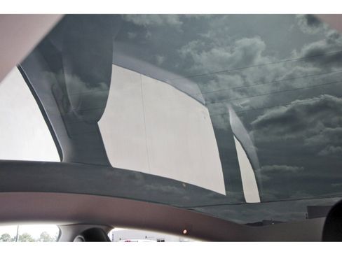 Used 2023 Tesla Model Y Long Range image 27