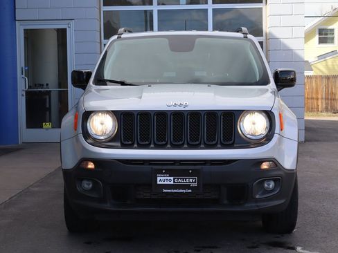 Used 2018 Jeep Renegade Latitude w/ Cold Weather Group image 8