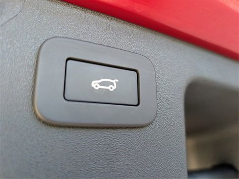 Used 2024 Land Rover Discovery Sport S image 6