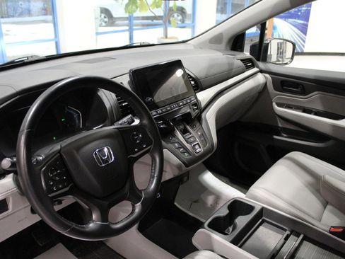 Used 2023 Honda Odyssey EX-L image 12