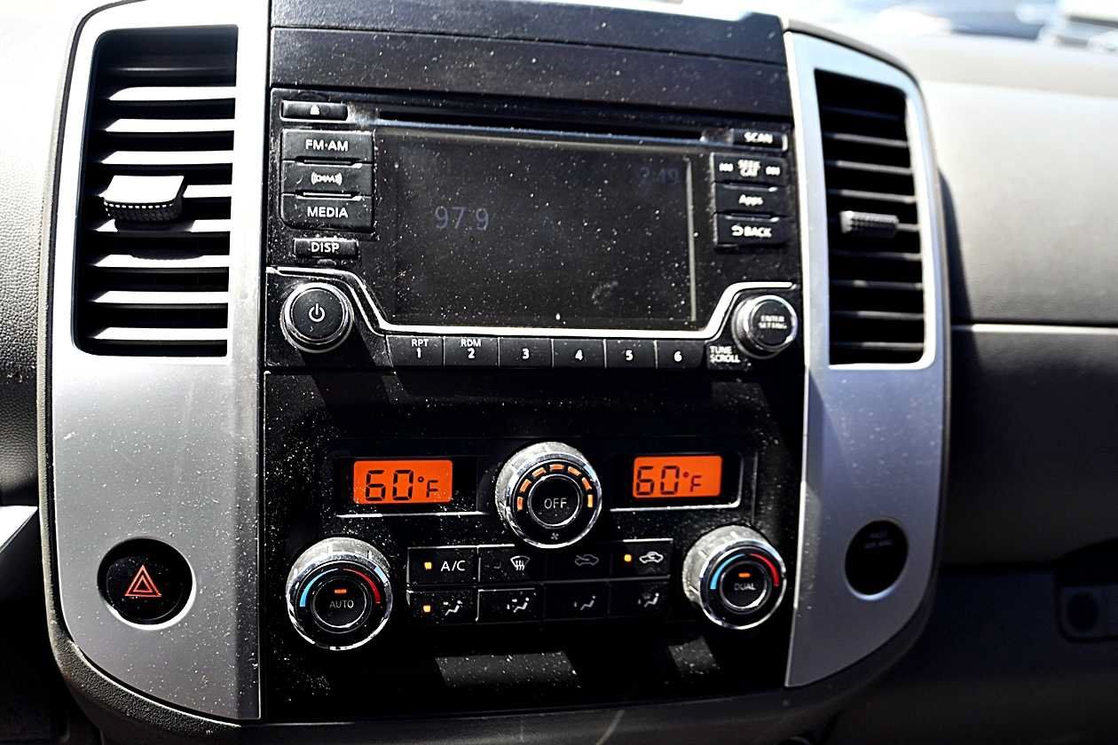 Used 2016 Nissan Frontier SV RWD image 12