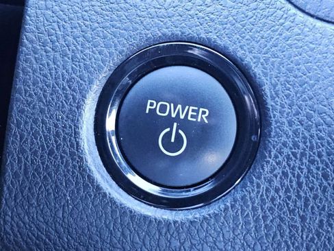 Used 2025 Toyota Camry SE AWD/4WD image 17
