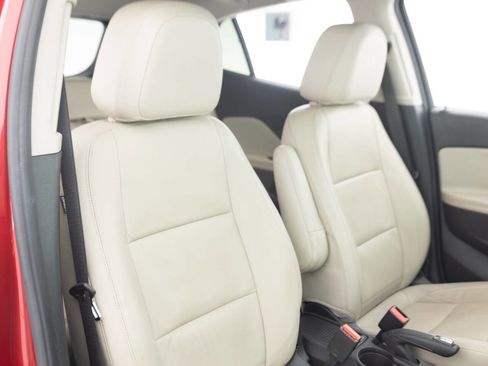 Used 2018 Buick Encore Essence w/ Experience Buick Package FWD image 28