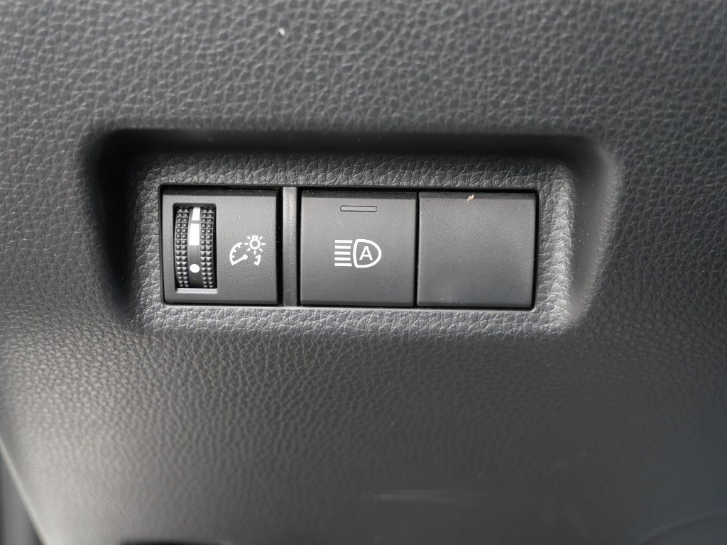 Certified 2025 Toyota RAV4 LE AWD/4WD image 28