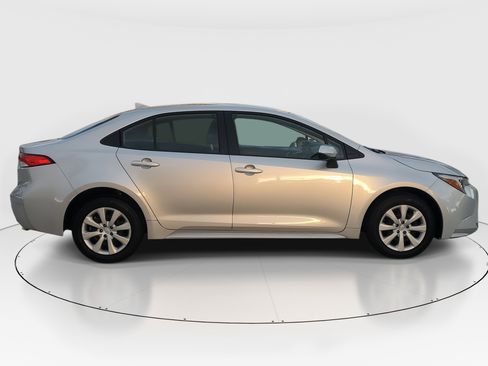 Certified 2025 Toyota Corolla LE image 2