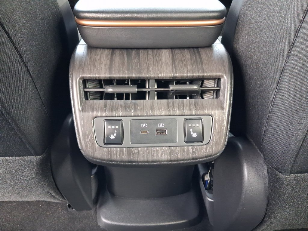 Certified 2023 Nissan Ariya FWD image 15
