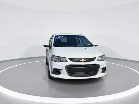 Used 2020 Chevrolet Sonic LT image 2