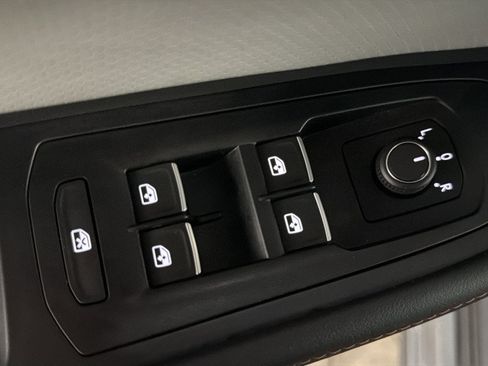 Certified 2026 Volkswagen Atlas Peak Edition AWD/4WD image 15