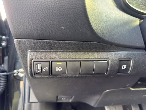 Used 2022 Toyota Corolla LE image 25