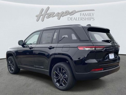 New 2025 Jeep Grand Cherokee Limited w/ Trailer Tow Package image 25