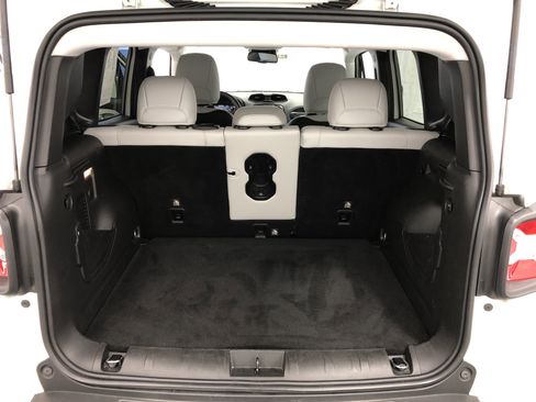 Used 2022 Jeep Renegade Limited image 9