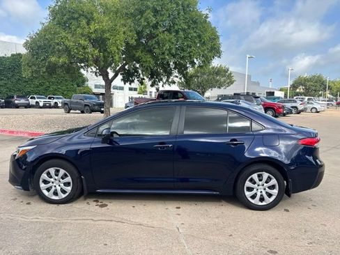 Used 2025 Toyota Corolla LE FWD image 8