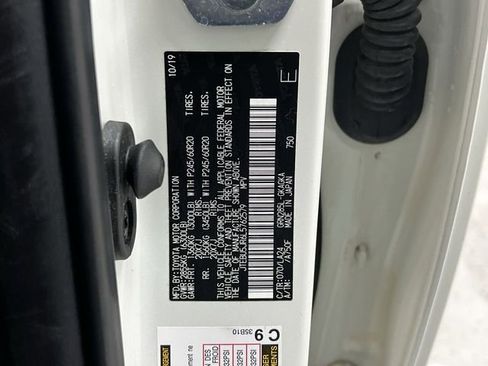 Used 2020 Toyota 4Runner Limited image 34