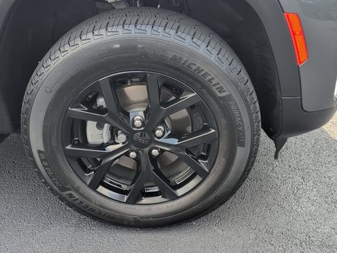 Used 2025 Jeep Grand Cherokee Altitude AWD/4WD image 52