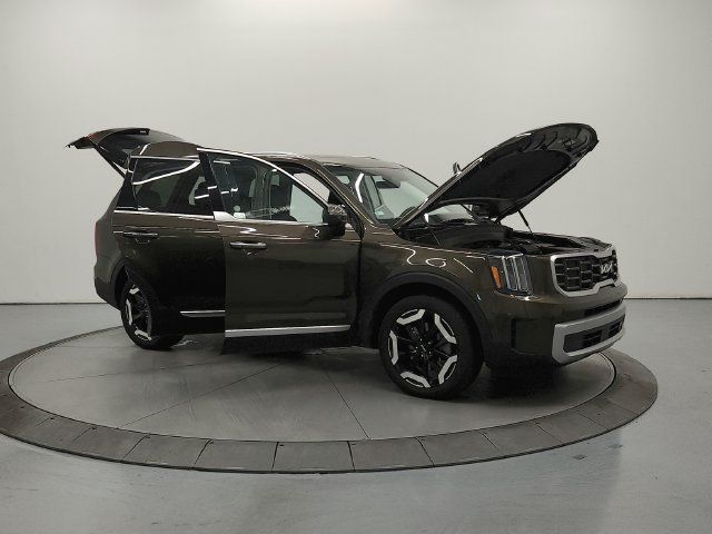Used 2025 Kia Telluride S FWD image 10