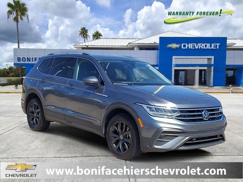 Used 2024 Volkswagen Tiguan SE image 1