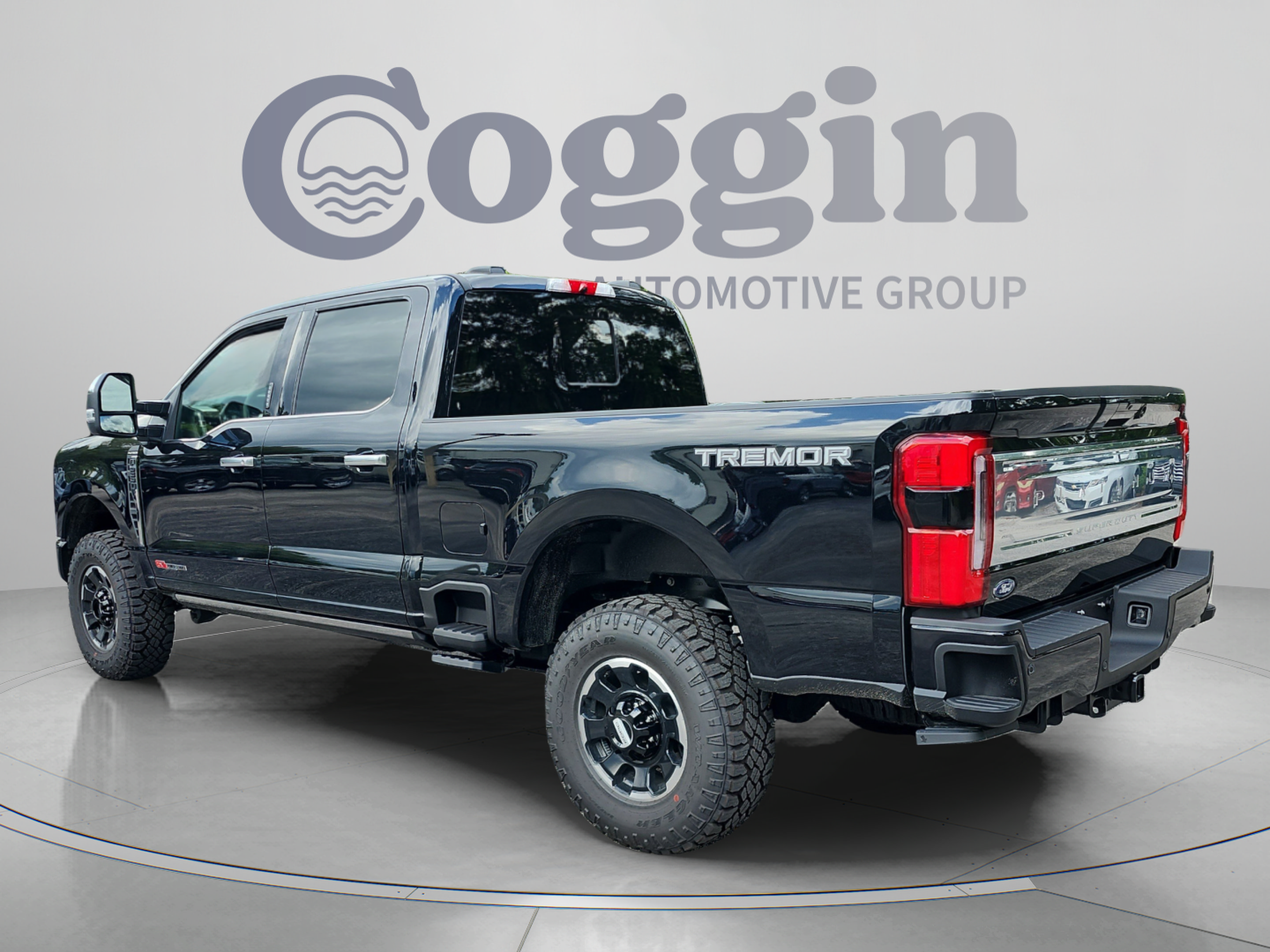 New 2026 Ford F250 Platinum w/ Platinum Plus Package AWD/4WD image 3