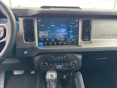 New 2025 Ford Bronco Outer Banks w/ Sasquatch Package AWD/4WD image 18