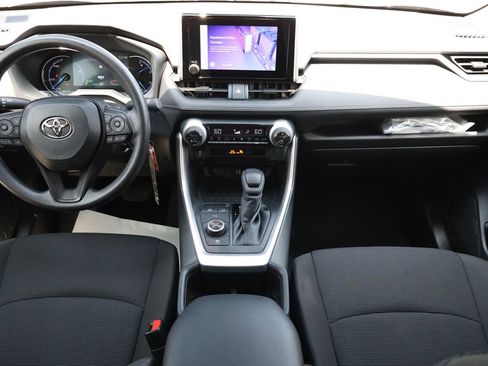 Used 2025 Toyota RAV4 LE AWD/4WD image 2