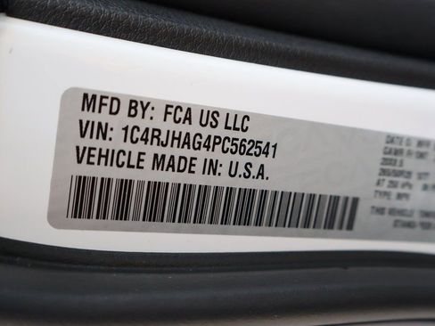 Used 2023 Jeep Grand Cherokee Altitude AWD/4WD image 83