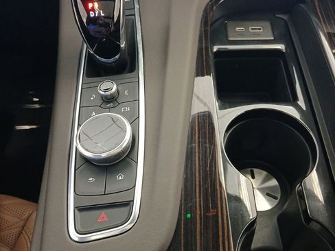 Used 2023 Cadillac Escalade Premium Luxury AWD/4WD image 23