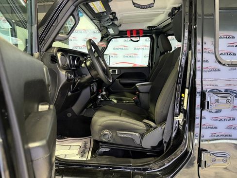 Used 2023 Jeep Gladiator Willys image 33